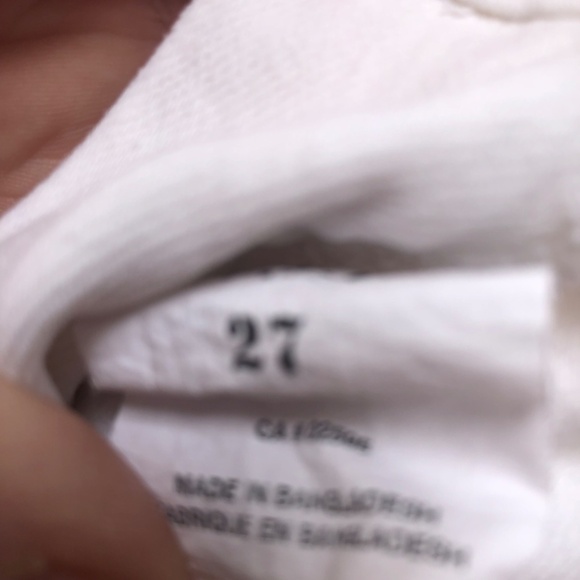 Size 27 Authentic Brody jeans, white and funky. Short shorts, pockets, zipper - Picture 2 of 5